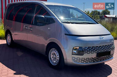 Минивэн Hyundai Staria 2022 в 