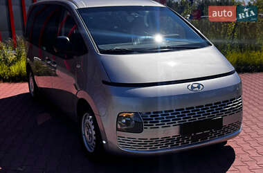 Минивэн Hyundai Staria 2022 в 