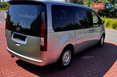 Минивэн Hyundai Staria 2022 в 