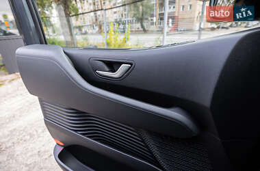 Мінівен Hyundai Staria 2024 в 
