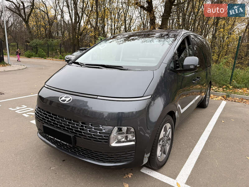 Минивэн Hyundai Staria 2024 в Киеве