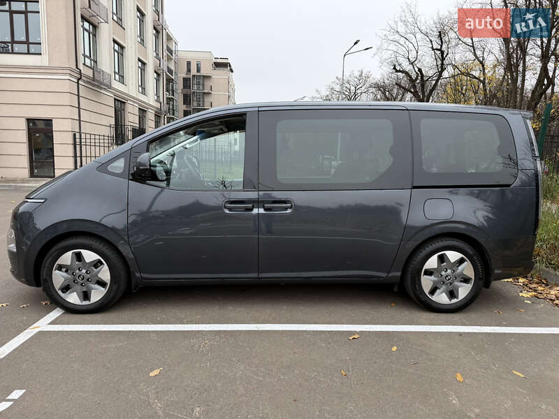 Минивэн Hyundai Staria 2024 в Киеве