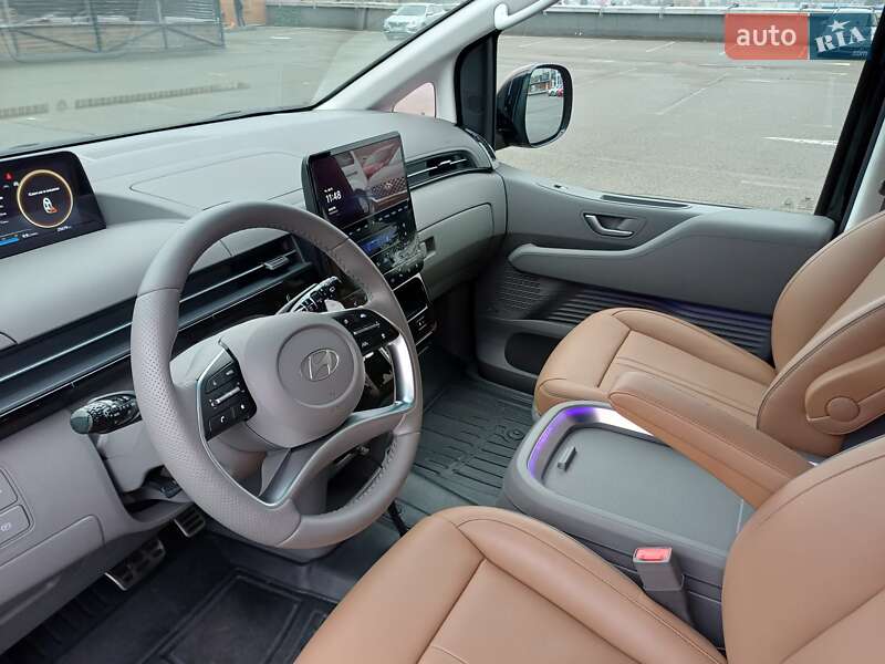 Минивэн Hyundai Staria 2025 в Киеве