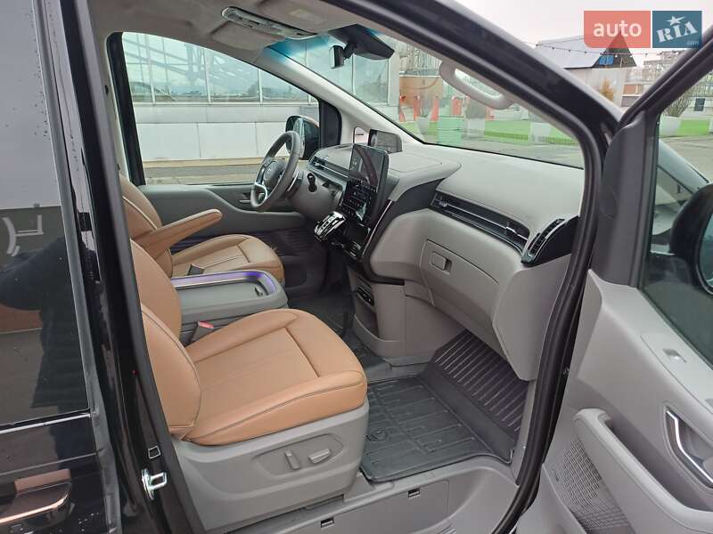 Минивэн Hyundai Staria 2025 в Киеве