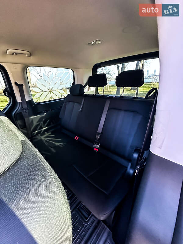 Минивэн Hyundai Staria 2022 в Киеве