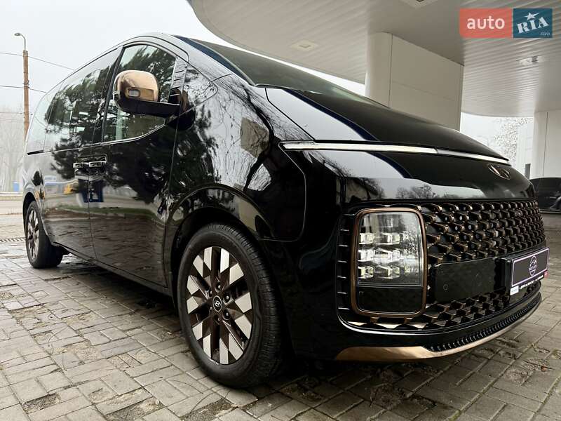 Мінівен Hyundai Staria 2022 в Дніпрі