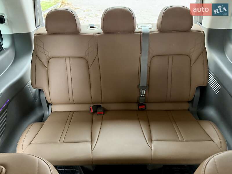 Мінівен Hyundai Staria 2022 в Дніпрі