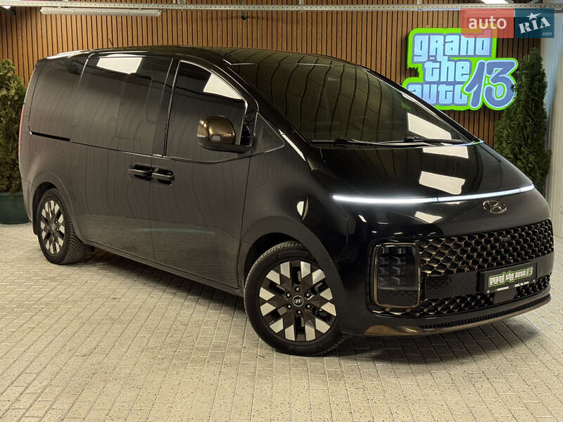 Минивэн Hyundai Staria 2022 в Киеве
