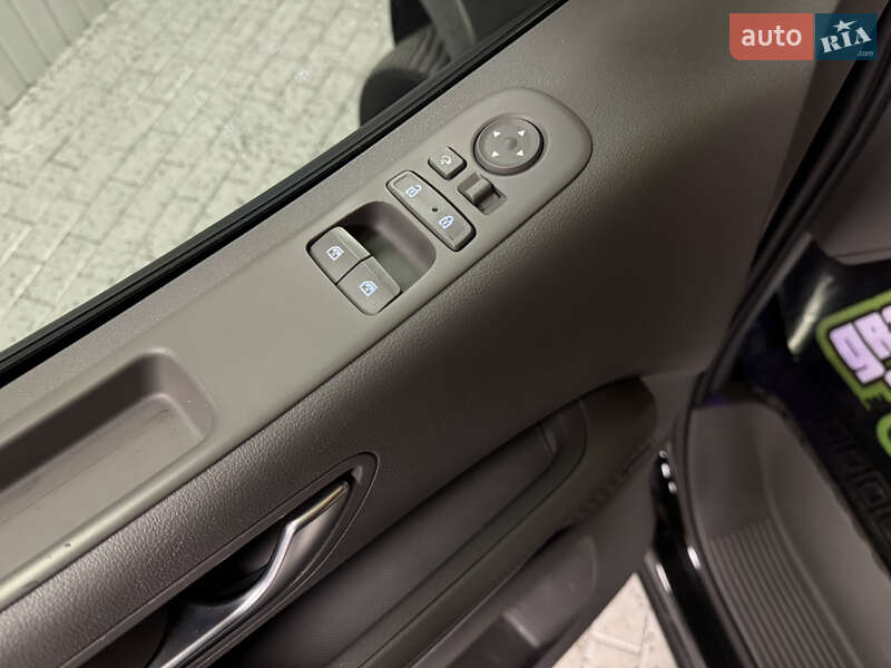 Минивэн Hyundai Staria 2022 в Киеве