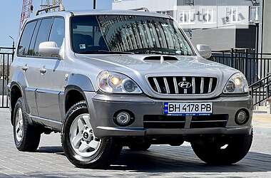 Внедорожник / Кроссовер Hyundai Terracan 2003 в 
