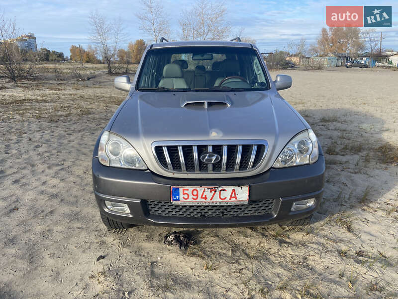 Внедорожник / Кроссовер Hyundai Terracan 2005 в 