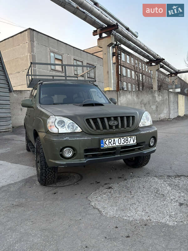 Внедорожник / Кроссовер Hyundai Terracan 2002 в Запорожье