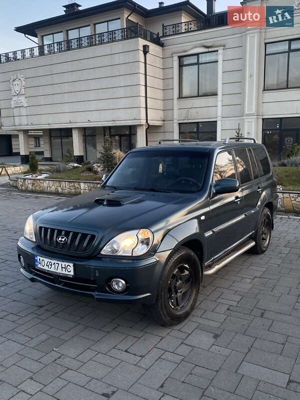 Внедорожник / Кроссовер Hyundai Terracan 2002 в Хусте