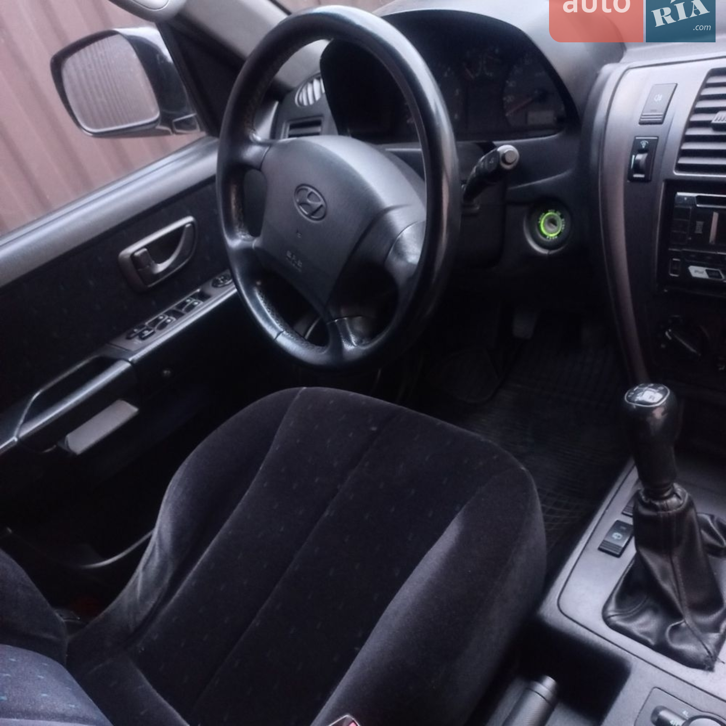 Hyundai Terracan 2002 VIN KMHNM81XP2U050234 фото оголошення 2 з 5