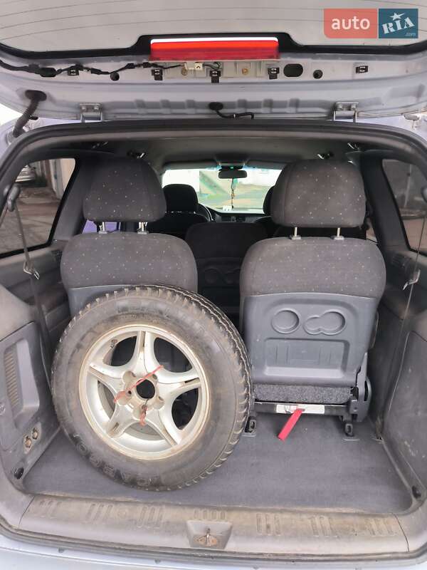 Мінівен Hyundai Trajet 2004 в Житомирі фото 11 Мінівен Hyundai Trajet 2004 в Житомирі