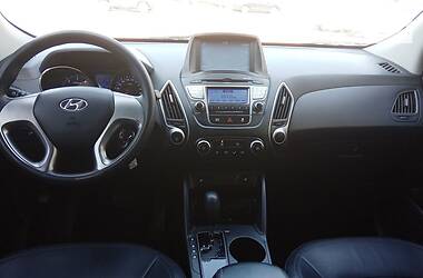 Позашляховик / Кросовер Hyundai Tucson 2011 в 