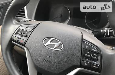 Позашляховик / Кросовер Hyundai Tucson 2015 в 