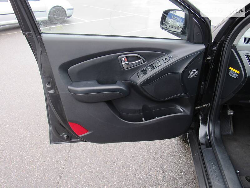Позашляховик / Кросовер Hyundai Tucson 2011 в Києві