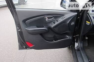 Внедорожник / Кроссовер Hyundai Tucson 2011 в 