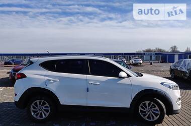 Позашляховик / Кросовер Hyundai Tucson 2015 в 