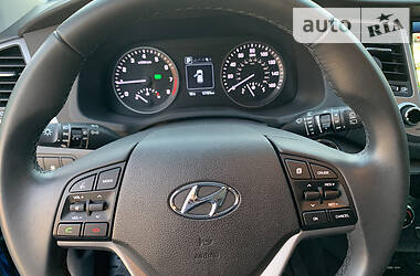 Позашляховик / Кросовер Hyundai Tucson 2017 в 