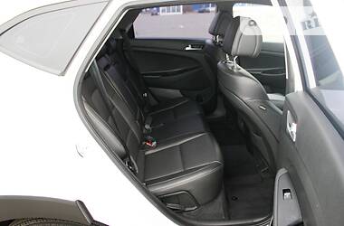 Позашляховик / Кросовер Hyundai Tucson 2015 в 