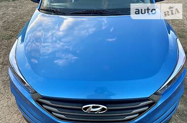 Позашляховик / Кросовер Hyundai Tucson 2015 в 