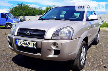 Позашляховик / Кросовер Hyundai Tucson 2004 в 