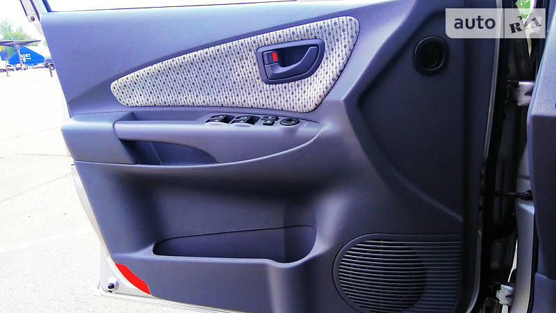 Позашляховик / Кросовер Hyundai Tucson 2004 в Харкові