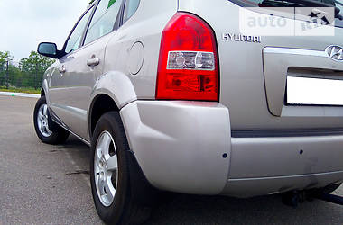 Позашляховик / Кросовер Hyundai Tucson 2004 в 