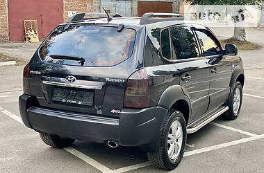 Позашляховик / Кросовер Hyundai Tucson 2012 в 