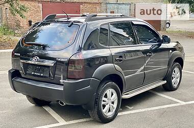 Позашляховик / Кросовер Hyundai Tucson 2012 в 