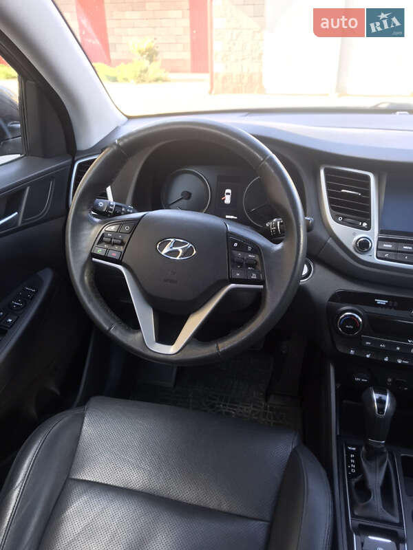 Внедорожник / Кроссовер Hyundai Tucson 2016 в Камне-Каширском