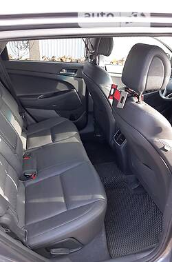 Позашляховик / Кросовер Hyundai Tucson 2017 в 