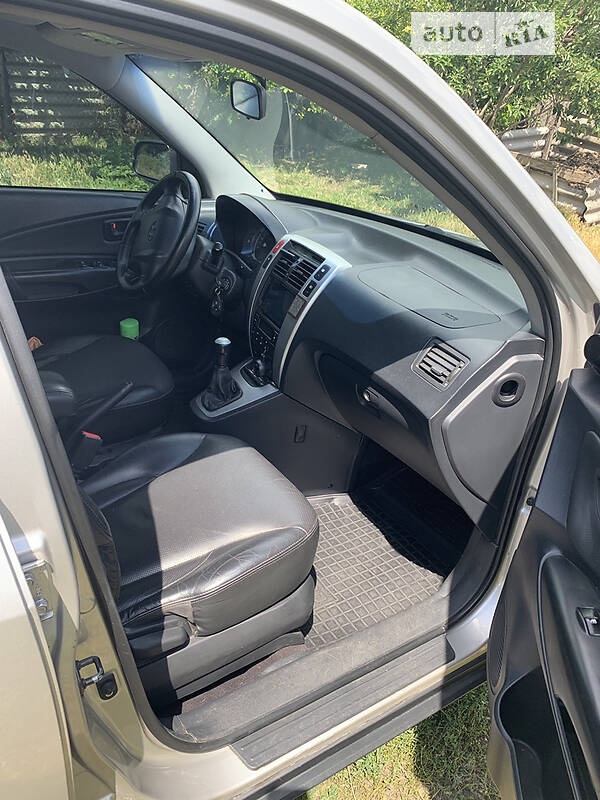 Позашляховик / Кросовер Hyundai Tucson 2007 в Солоному