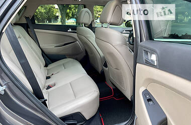 Позашляховик / Кросовер Hyundai Tucson 2018 в 
