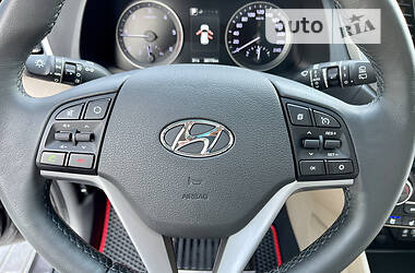 Позашляховик / Кросовер Hyundai Tucson 2018 в 