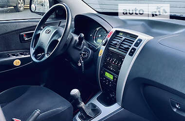 Внедорожник / Кроссовер Hyundai Tucson 2008 в 