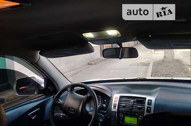 Внедорожник / Кроссовер Hyundai Tucson 2012 в 