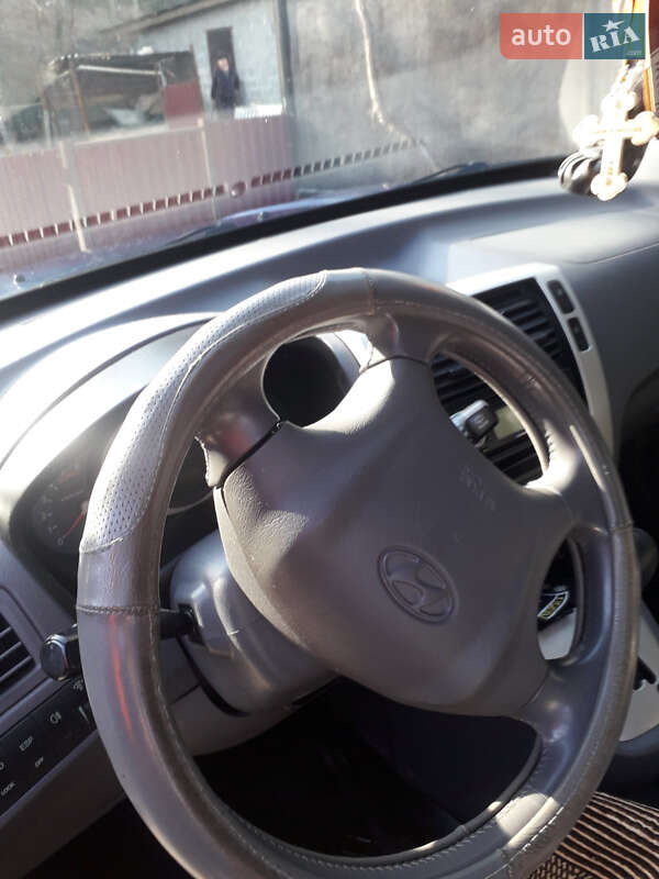 Седан Hyundai Tucson 2005 в Іршаві