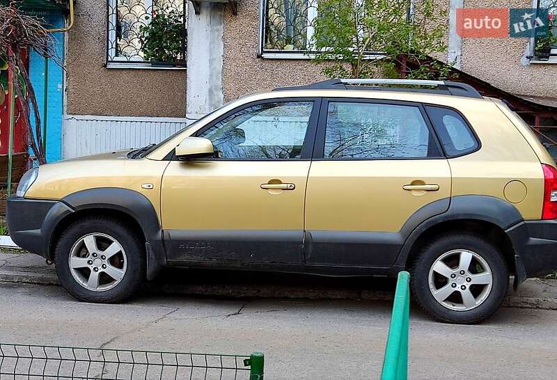 Позашляховик / Кросовер Hyundai Tucson 2004 в Черкасах