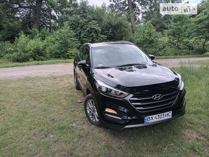 Позашляховик / Кросовер Hyundai Tucson 2016 в Києві