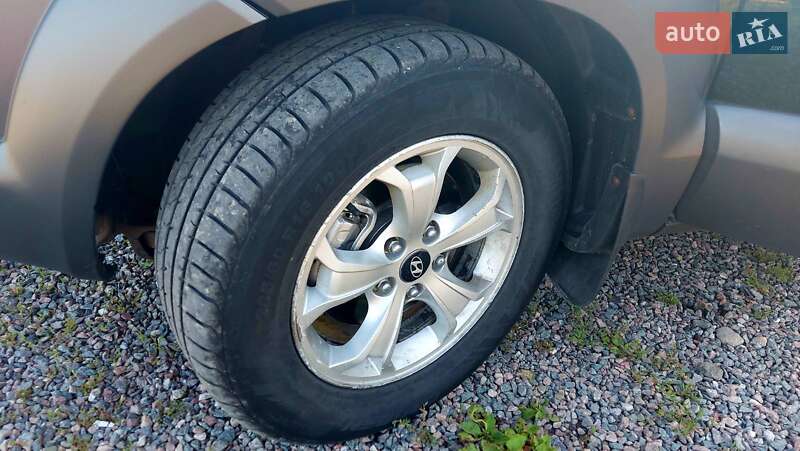 Внедорожник / Кроссовер Hyundai Tucson 2008 в Новой Водолаге