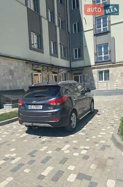 Внедорожник / Кроссовер Hyundai Tucson 2010 в 