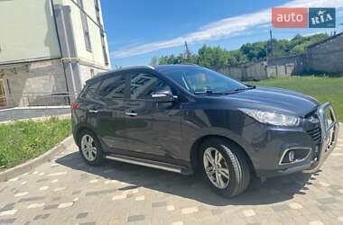 Внедорожник / Кроссовер Hyundai Tucson 2010 в 