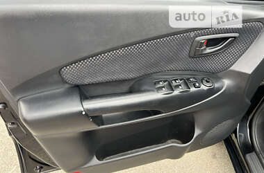 Внедорожник / Кроссовер Hyundai Tucson 2008 в 