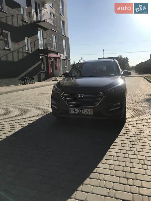 Внедорожник / Кроссовер Hyundai Tucson 2016 в Камне-Каширском