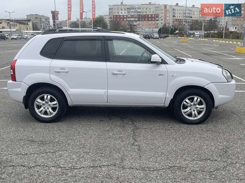 Внедорожник / Кроссовер Hyundai Tucson 2008 в Черновцах