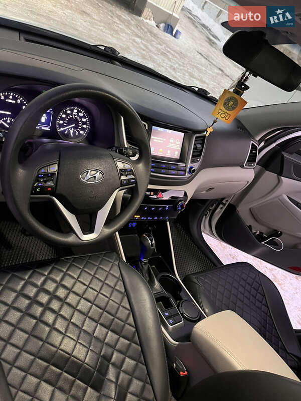 Внедорожник / Кроссовер Hyundai Tucson 2017 в Тернополе