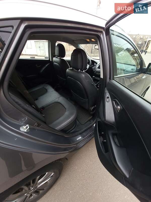 Внедорожник / Кроссовер Hyundai Tucson 2015 в Кривом Роге фото 14 Внедорожник / Кроссовер Hyundai Tucson 2015 в Кривом Роге